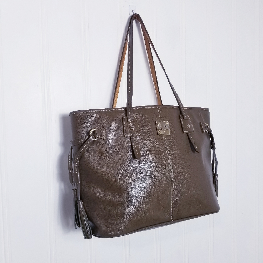 Dooney & Bourke Tote OS Davis Pebble Grain Leather Tassel Shopper Purse Brown Lg